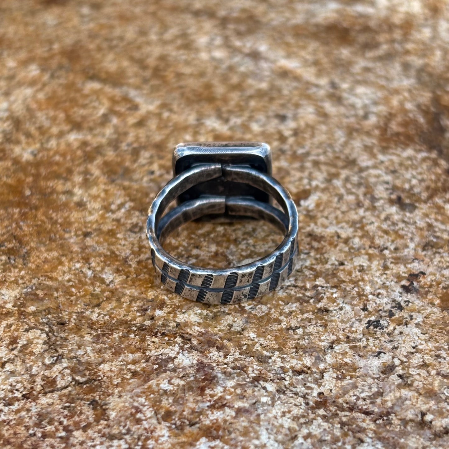 Square shadow box ring with split shank (size 9 1/4)