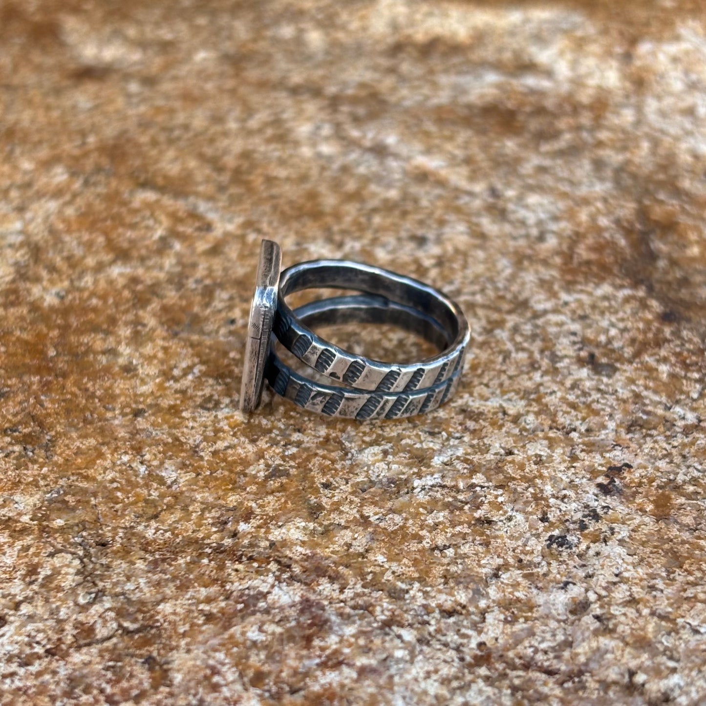 Square shadow box ring with split shank (size 9 1/4)